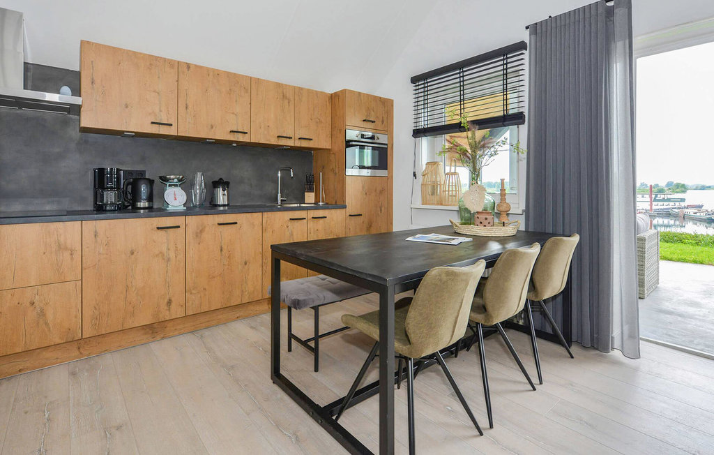 Semesterhus - Kerkdriel , Nederländerna - HGE137 6