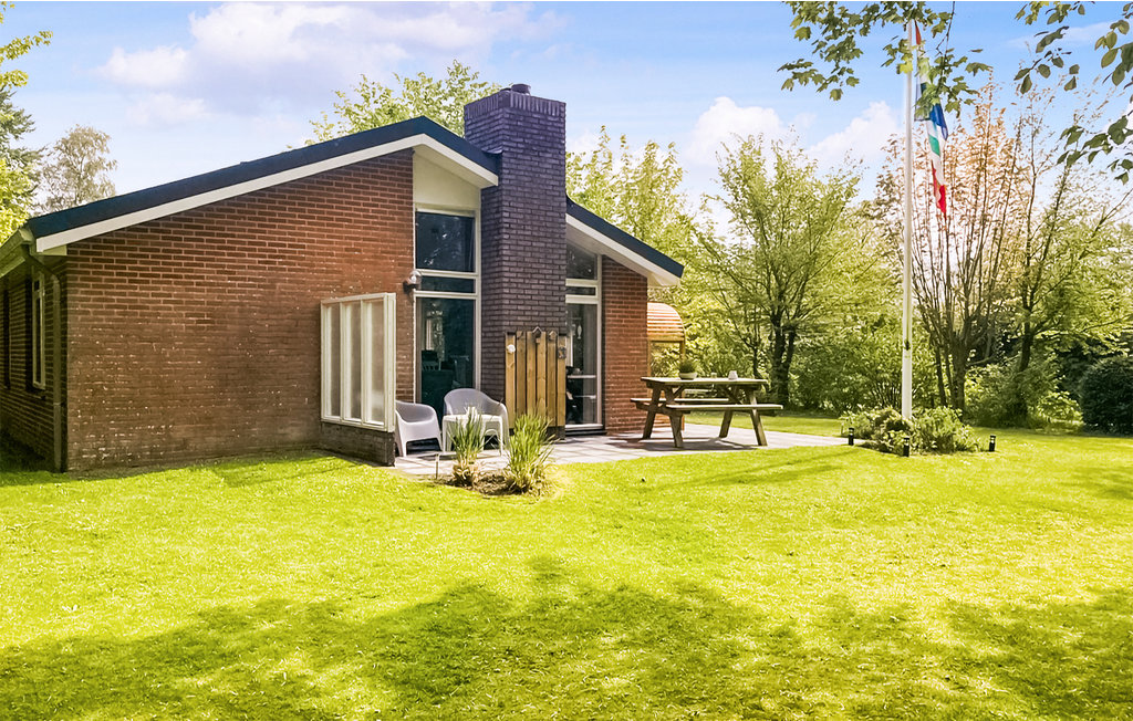 Dieses freistehende Ferienhaus in Lauwersoog liegt im Nationalpark Lauwersmeer, einem wunderschönen Naturgebiet mit viel Wasser und diversen Vogelarten. Dieses Ferienhaus liegt nur wenige Gehminuten ..