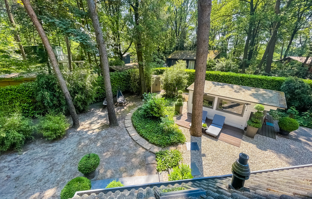 Träumen Sie von gemütlichen Urlaubstagen mit Ihren Liebsten nah an der Natur? Dann wäre dieses komfortable Ferienhaus eine gute Wahl für Sie.

In idyllischer Umgebung umgeben von alten Bäumen beg..