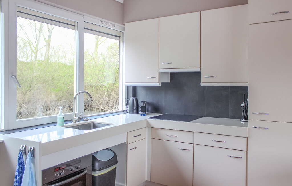 Husbåt/Hus på vatten - Lith , Nederländerna - HNB092 6