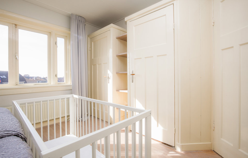 Semesterhus - Bergen aan Zee , Nederländerna - HNH523 26