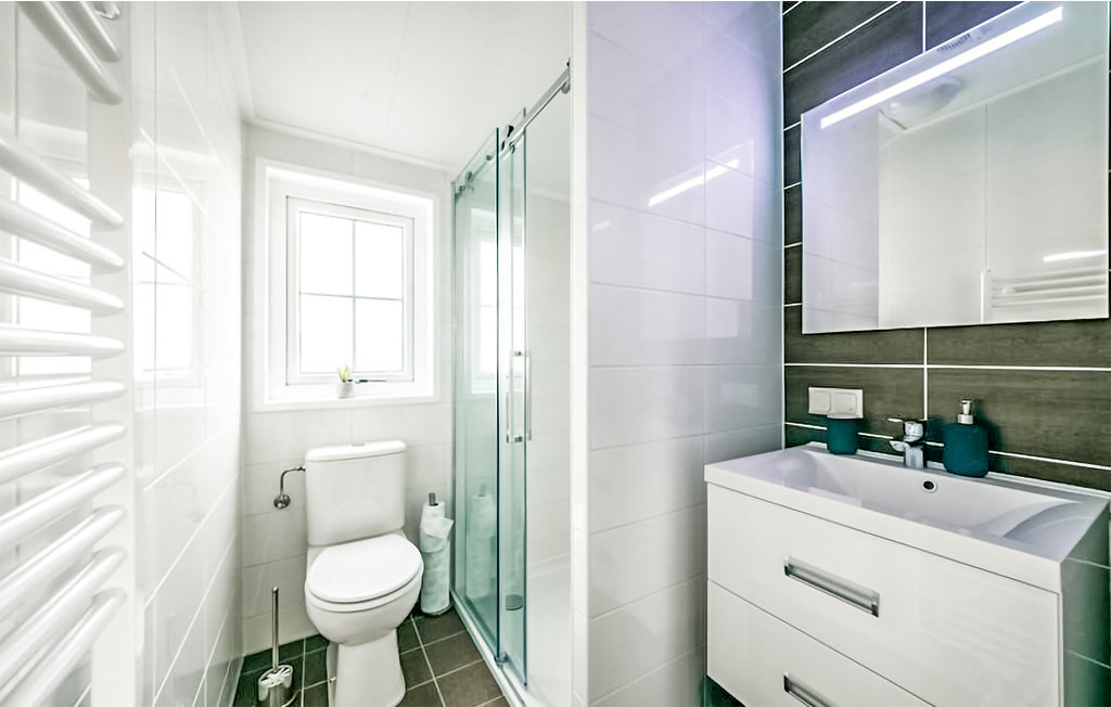 Semesterhus - Julianadorp , Nederländerna - HNH685 7