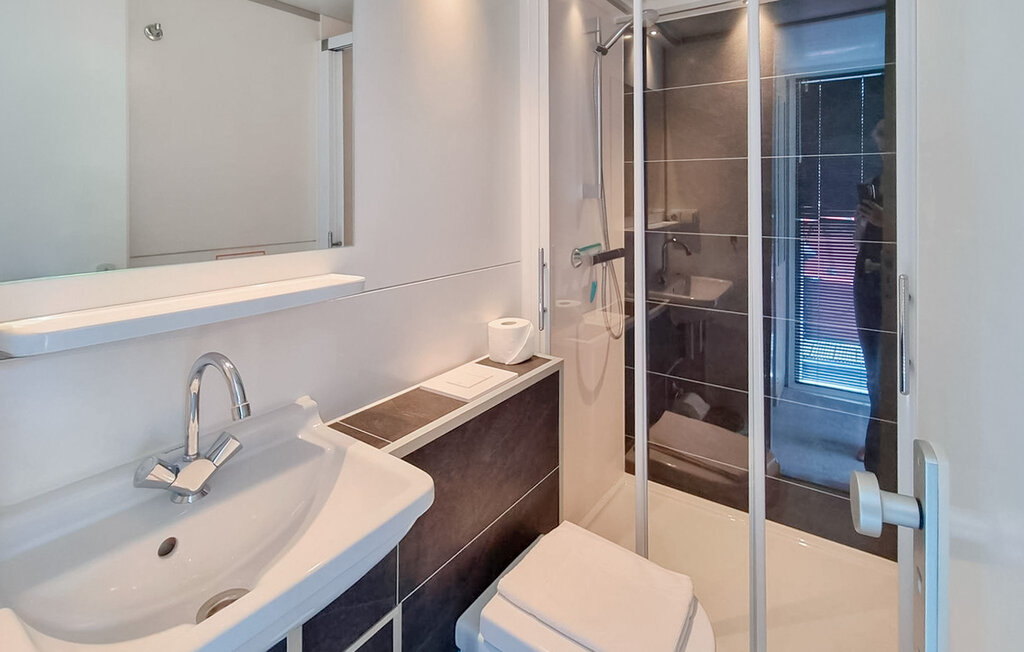 Husbåt/Hus på vatten - Amsterdam , Nederländerna - HNH274 10