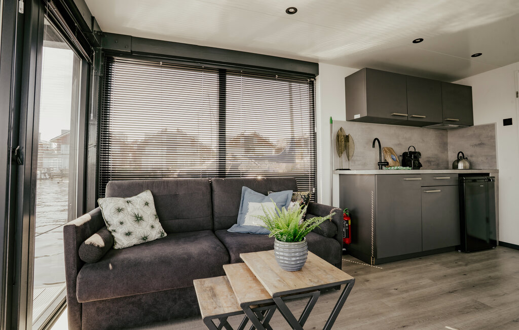 Huisboot - Uitgeest , Nederland - HNH246 4