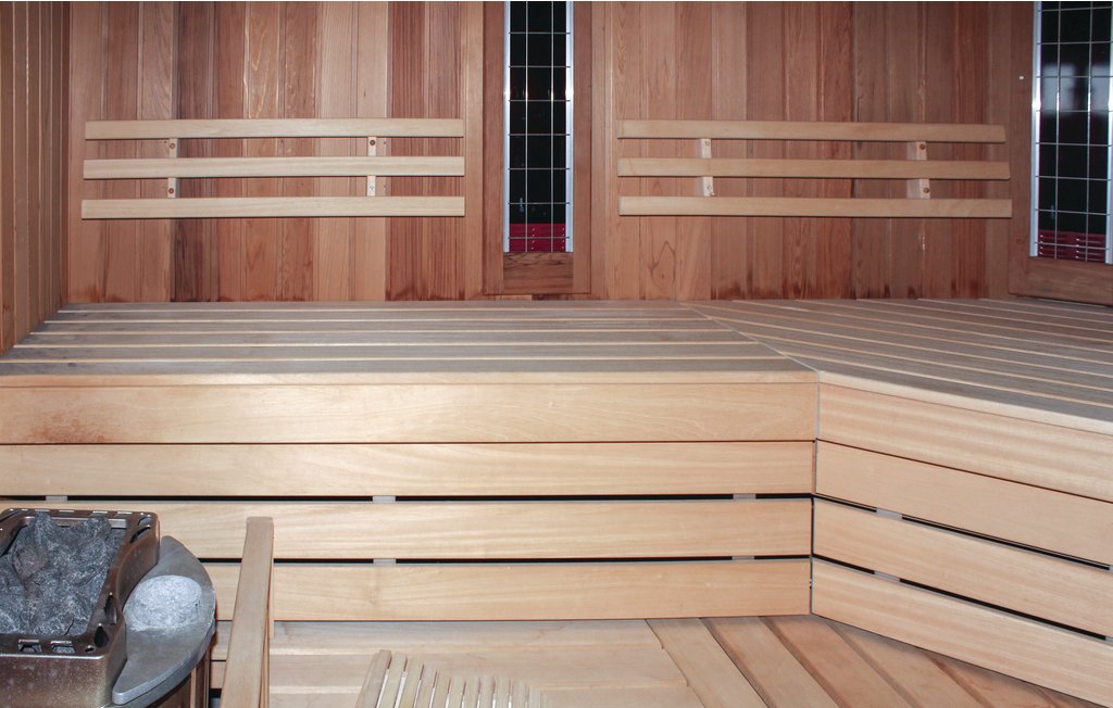 Die größte Wohnung des Kuhstalls bietet Platz für bis zu 8 Personen. Diese Wohnung befindet sich in Wijdenes in der Nähe des Ijsselmeeres. Genießen Sie einen komfortablen Aufenthalt in diesem lux..