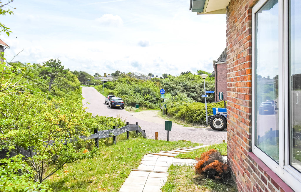 Das Ferienhaus Drie Ankers in Bergen aan Zee ist ein schönes, geräumiges Haus in schöner Lage, weniger als 150 Meter vom Strand entfernt. 

Sie machen es sich in 4 Schlafzimmern, einem großen Wohn..