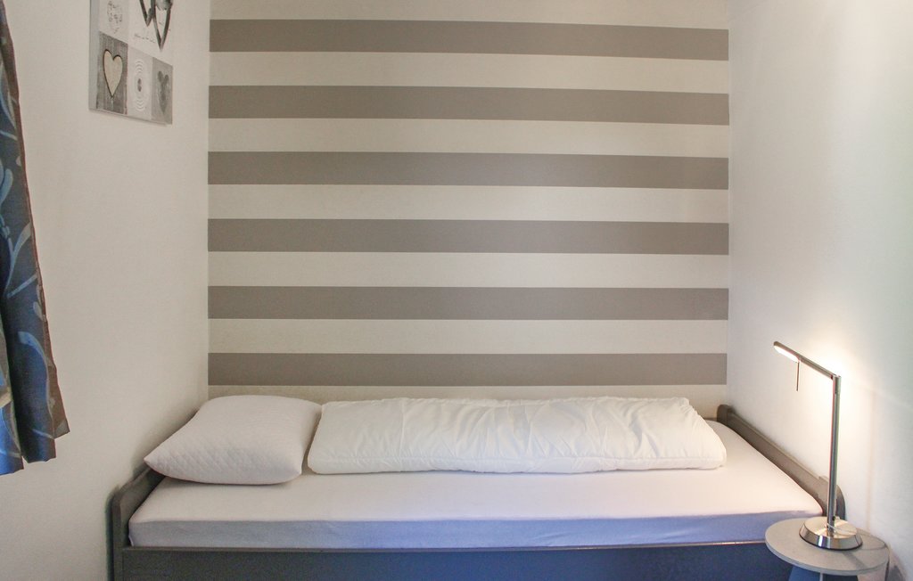 Semesterhus - Bruinisse , Nederländerna - HZE049 9