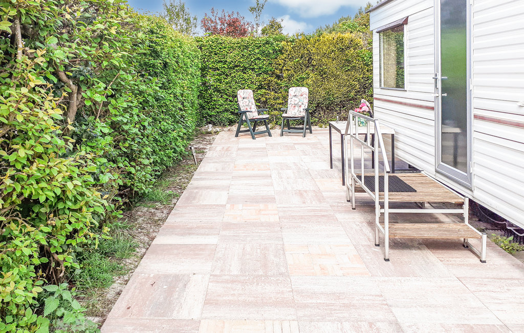 Willkommen in Ihrem Urlaubsidyll am Sandstrand.

Mit Blick auf die Wellen, einer Seebrise auf der Haut und dem Kreischen der Möwen im Hintergrund verbringen Sie Ihre Urlaubstage hier in Renesse. Eine..