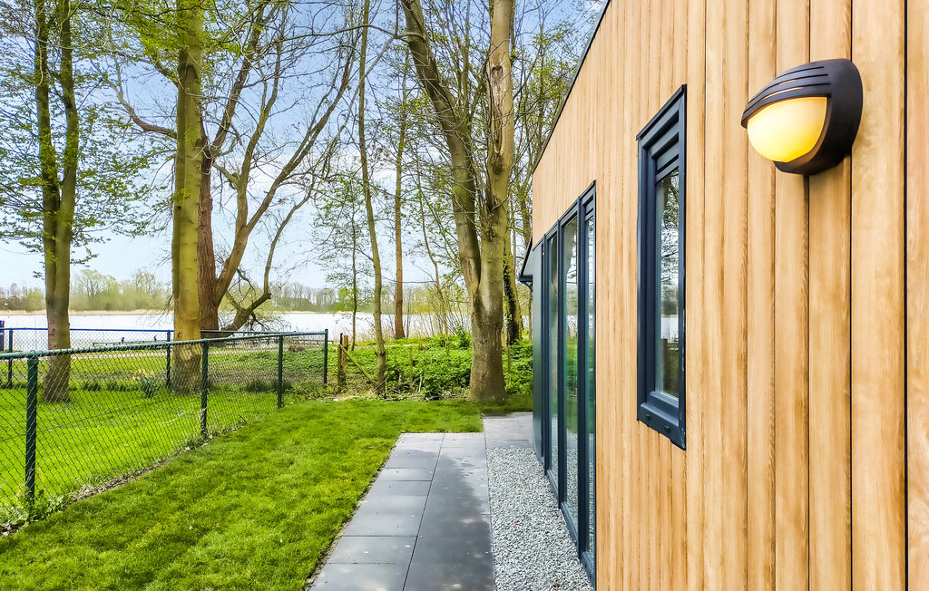 Eine naturnahe Hütte mit Panoramablick und mit behaglicher Atmosphäre für Ihren Genuss.

Hierbei handelt es von einem Chalet, welches auf einem Stellplatz platziert wurde und Ihnen somit auch einen..
