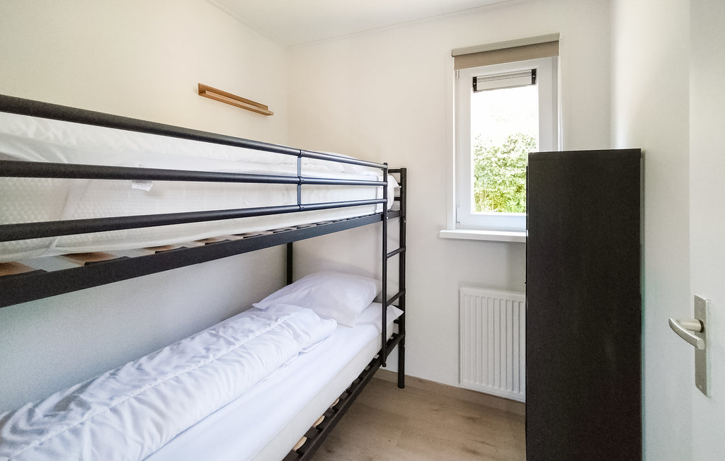 Stilvolles Ferienhaus für eine Familie auf der Halbinsel Zeeland.

Die schlichte, moderne Einrichtung mit ihren vielen kleinen Details schafft einen wunderschönen Rahmen für ihren Urlaub in Holland..