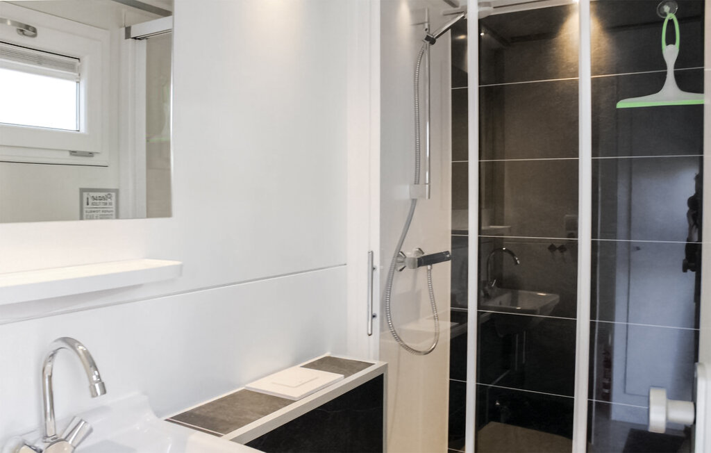 Huisboot - Hellevoetsluis , Nederland - HZH042 13