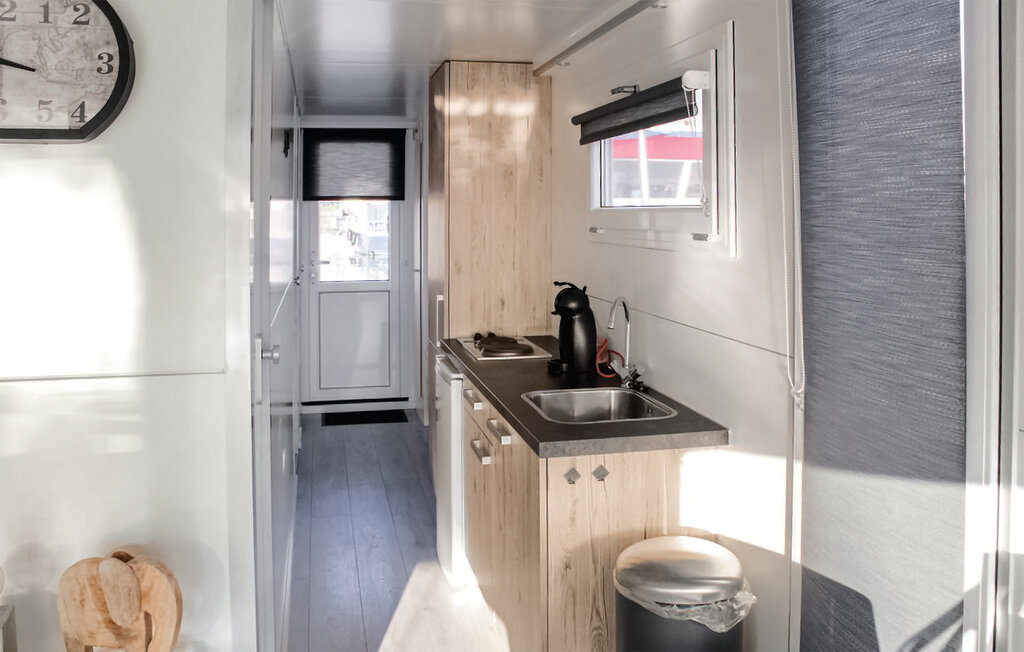 Huisboot - Hellevoetsluis , Nederland - HZH042 5