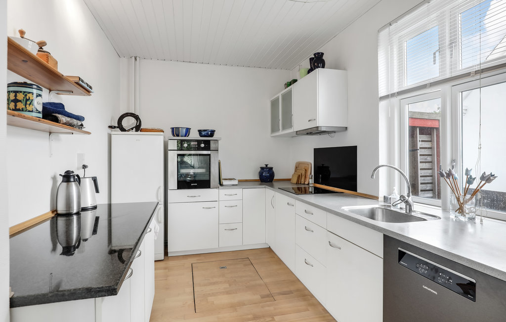 Feriehus - Pedersker , Danmark - I52106 7