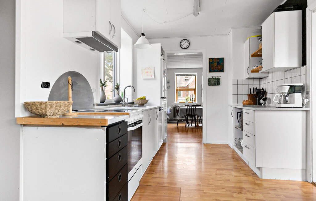 Feriehuse - Pedersker , Danmark - I54114 18