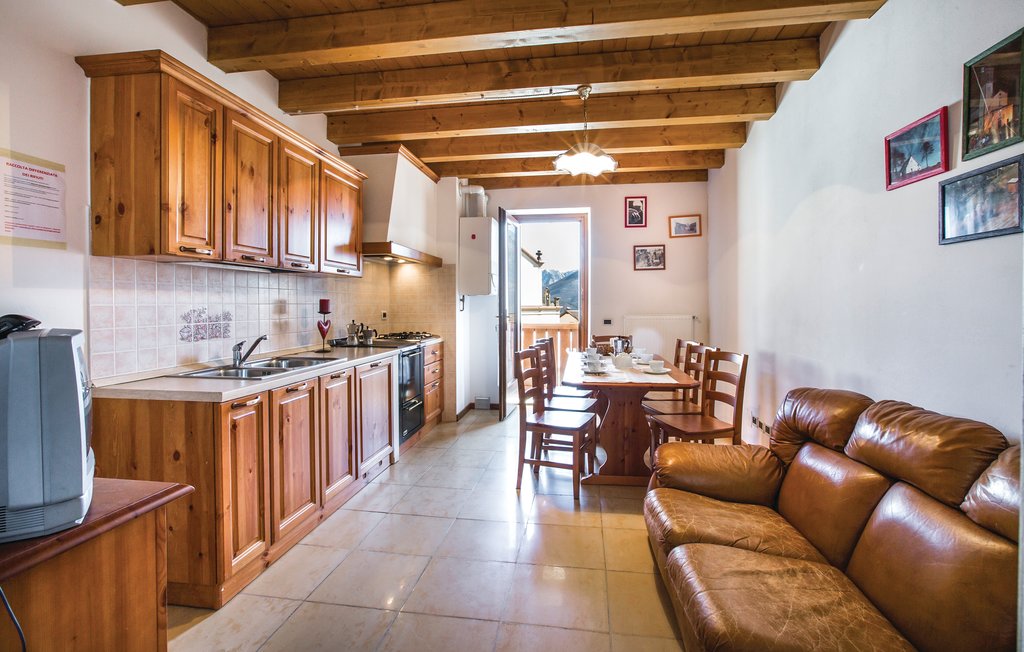 Ferienwohnung im Ort Avaglio, in der Gemeinde von Lauco. Die Skilifte des Zoncolan sind 26 km entfernt. Wer einen aktiven Urlaub verbringen möchte gibt es zahlreiche Wanderwege in der Umgebung, welch..