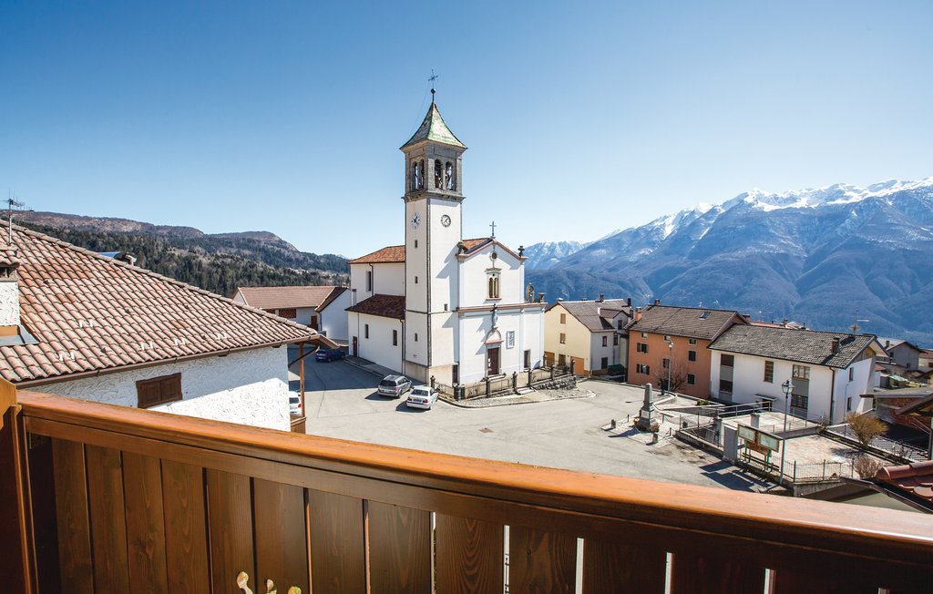 Wer einen aktiven Urlaub verbringen möchte, liegt hier richtig! Ferienwohnung im Ort Avaglio, in der Gemeinde von Lauco mit zahlreichen Wanderwegen in der Umgebung, welche zu Fuß, mit dem Mountainbi..