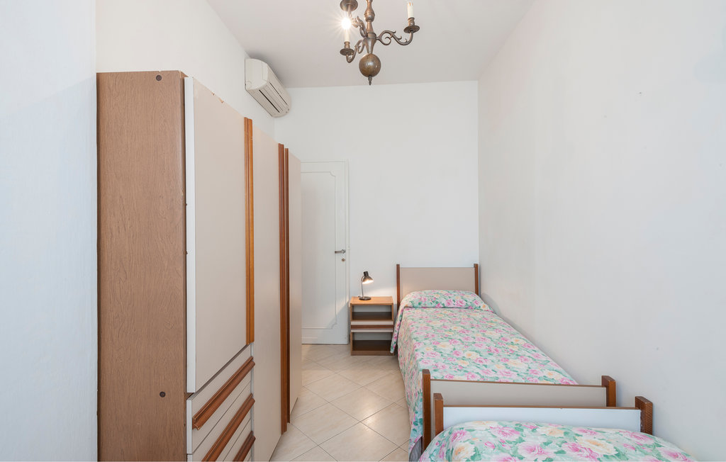 Appartement Cattolica (IEK370)