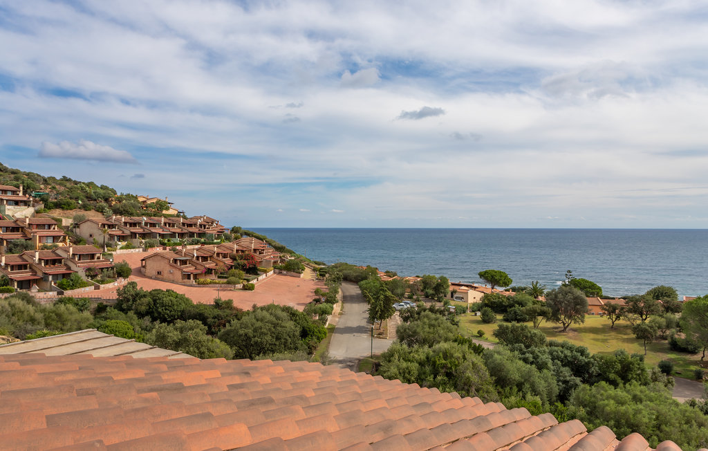 Vakantiewoningen in een toeristisch complex bij het strand in Villaputzu, aan de zuidoostkust van Sardinië, ten noorden van Costa Rei. 

Een fijn zandstrand en een zacht glooiende zeebodem zijn de id..