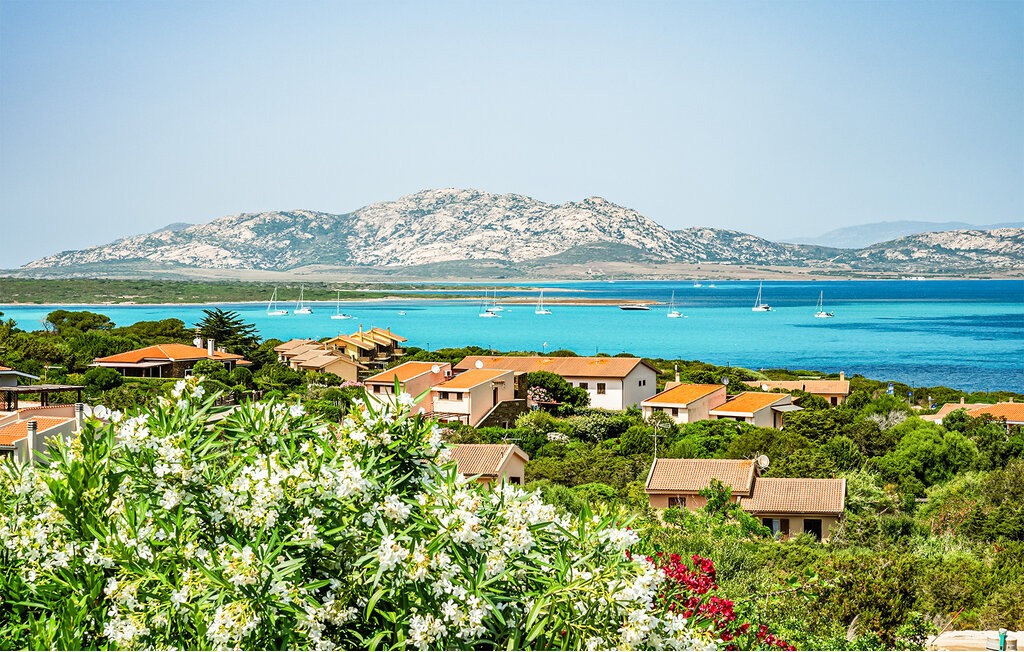 Geniet van een fantastisch uitzicht op zee vanuit dit prachtig gelegen vakantiehuis.

Genesteld in het mediterrane duinlandschap en op slechts een korte wandeling van de turkooisblauwe zee, nodigt dit..