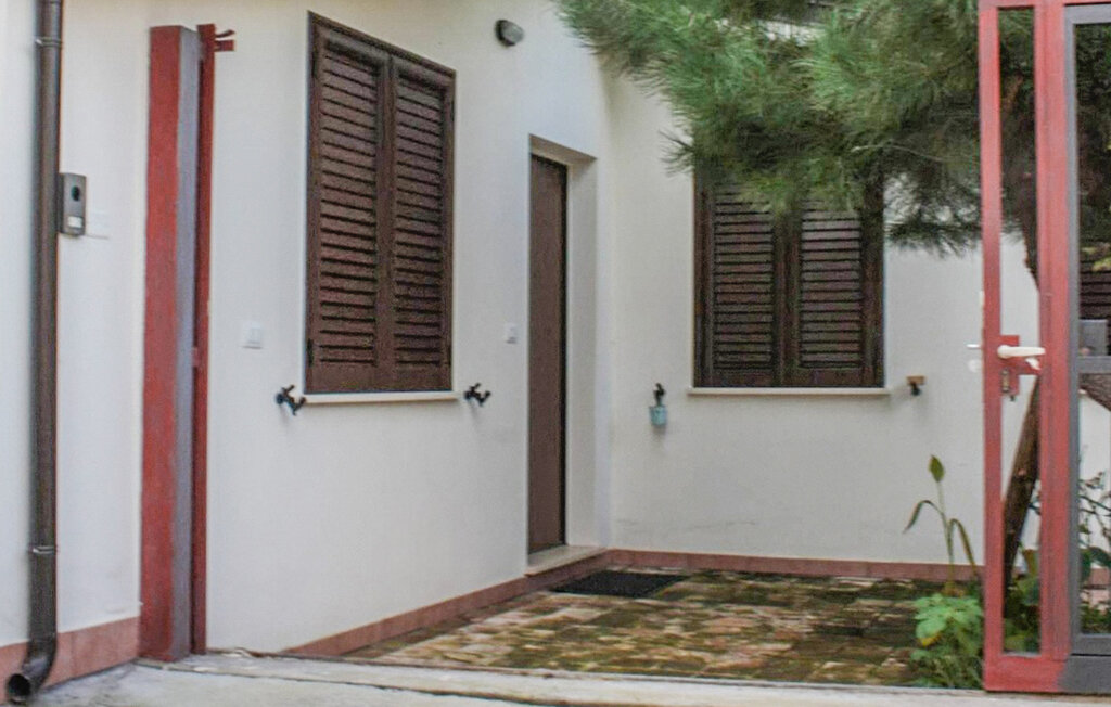 Hübsche Ferienwohnung in Strandnähe

Diese praktische Ferienwohnung heißt mit ihrem Schlafzimmer, dem Bad und dem Wohnraum mit Küche bis zu vier Gäste herzlich willkommen. In Ihrem kleinen privat..