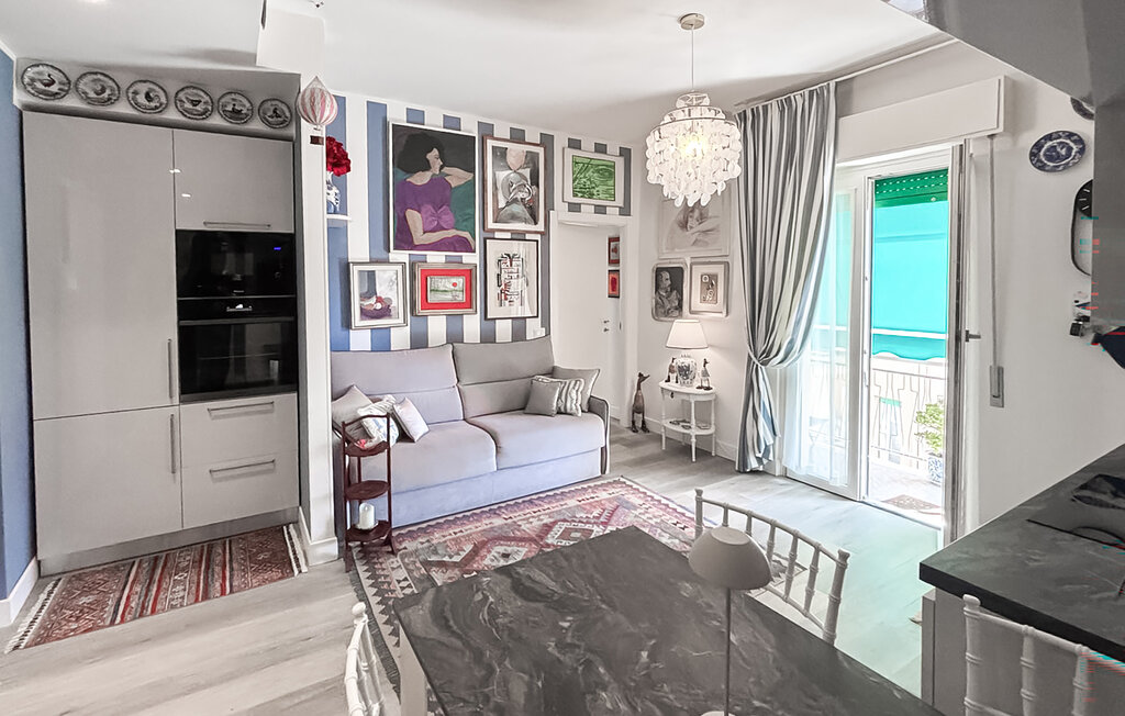 Breng een onvergetelijke vakantie door niet ver van de zee in deze uitnodigende vakantiewoning.

De flat ligt op slechts een korte wandeling van de zee en biedt de beste voorwaarden voor een ontspanne..