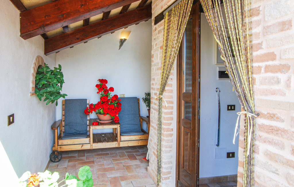 Verheug je op dit gezellige en charmante vakantieappartement met gedeeld zwembad in Monte Rinaldo.

Geniet van een ontspannen en rustgevende vakantie met je familie in deze mooie accommodatie, die je ..