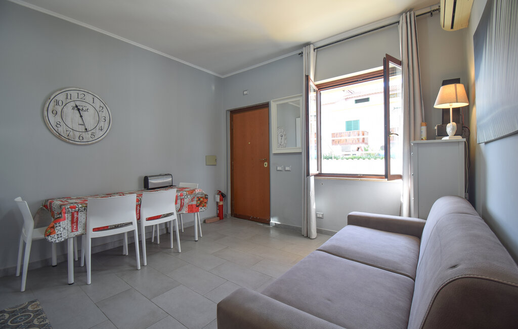 Apartment - Tor San Lorenzo , Italy - IRK005 3