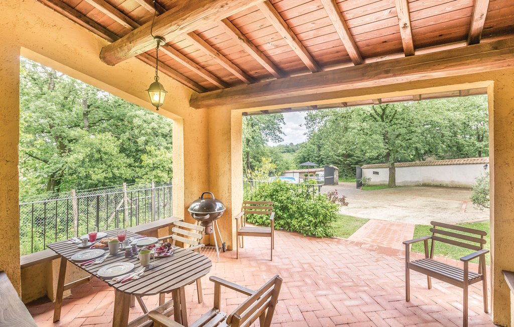 Semesterhus - Fabrica di Roma , Italien - IRU250 2