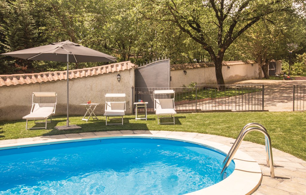 Semesterhus - Fabrica di Roma , Italien - IRU250 7