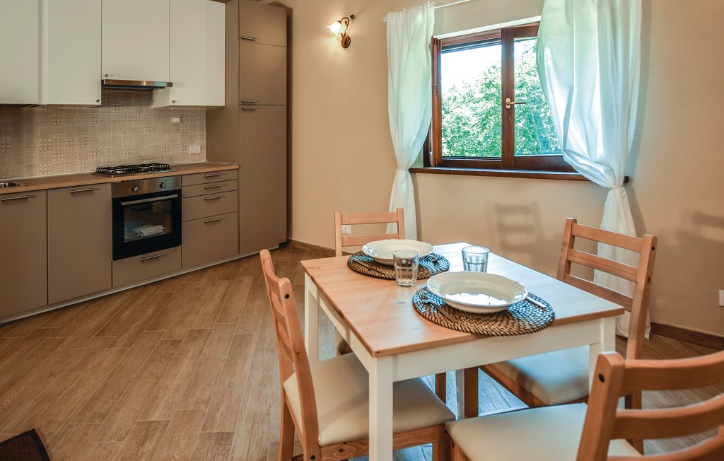 Feriehuse - Fabrica di Roma , Italien - IRU344 7