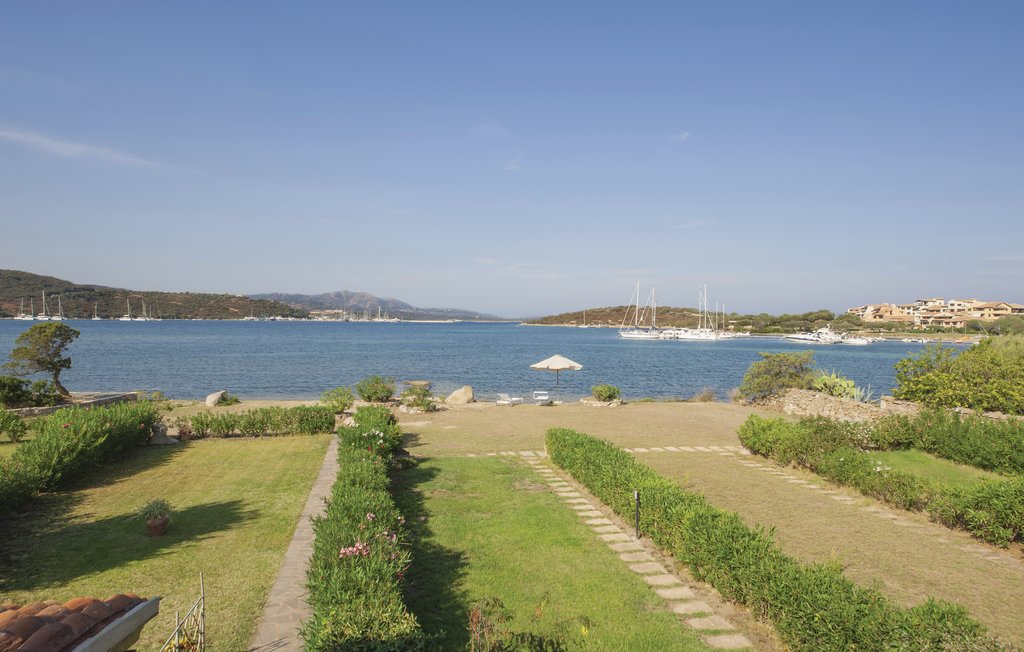 Mooi appartement in een residentieel complex in Punta Asfodeli, op slechts 4 km van het centrum van Porto Rotondo, een van de bekendste badplaatsen aan de Costa Smeralda, het is een populaire bestemmi..
