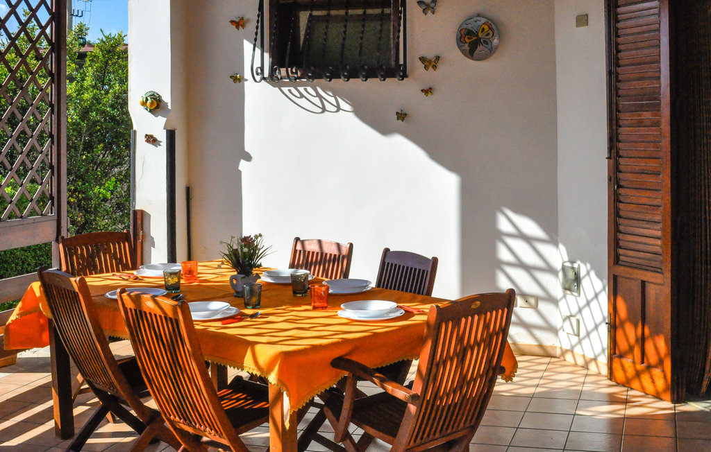 Geniet van zonnige dagen aan zee op vakantie in dit leuke, ruime vakantiehuis vlakbij het strand. 

Verheug je op een ontspannen familievakantie op het zonnige Italiaanse eiland Sicilië. Het vakantie..