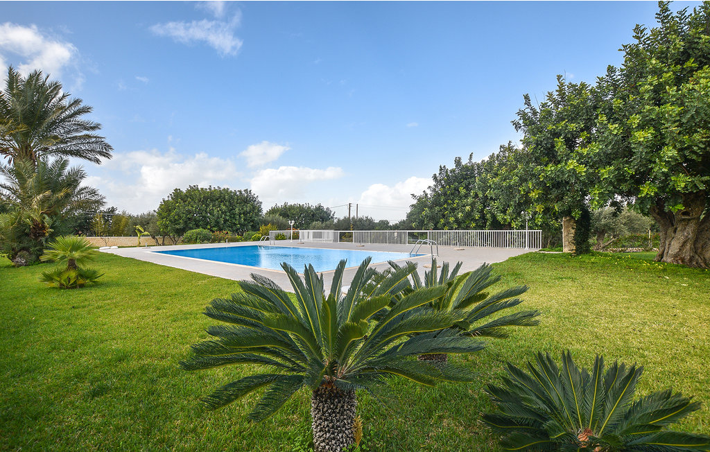 Vakantiehuis in groene idylle aan de zuidkust van Sicilië.

Hier in het zuiden van het eiland lopen de klokken langzamer - laat u vanaf het begin inspireren door de gezellige manier van leven en kom ..