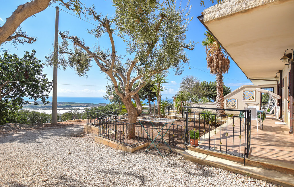 Holiday home Marina di Ragusa (ISR558)