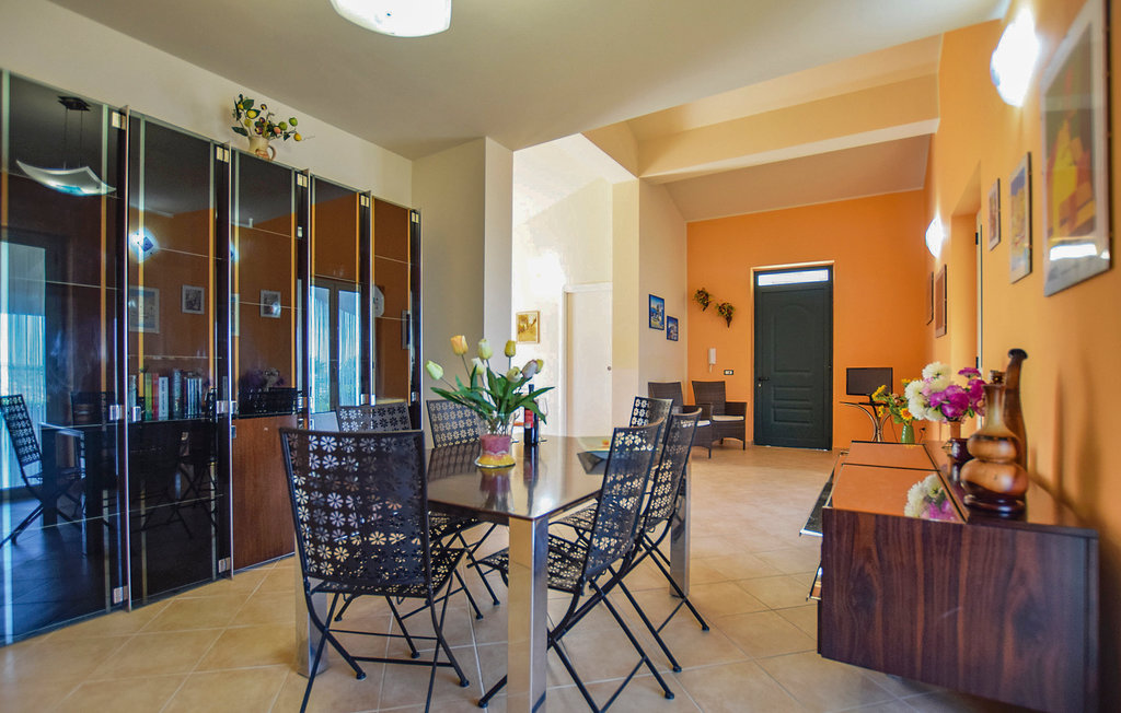 Feriehus - Piana Grande , Italia - ISS070 10