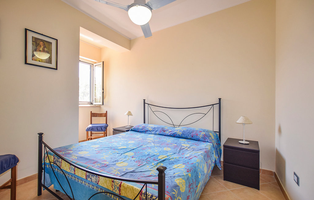 Feriehus - Piana Grande , Italia - ISS070 4