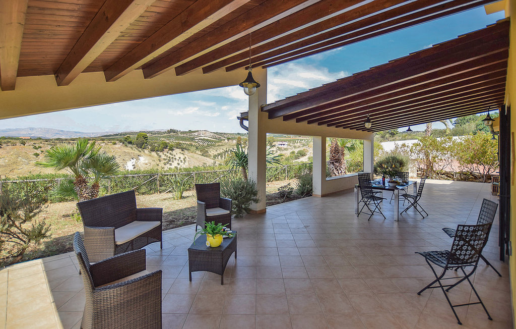 Feriehus - Piana Grande , Italia - ISS070 8