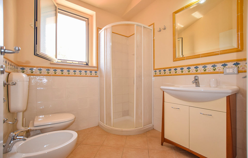 Feriehus - Piana Grande , Italia - ISS070 18