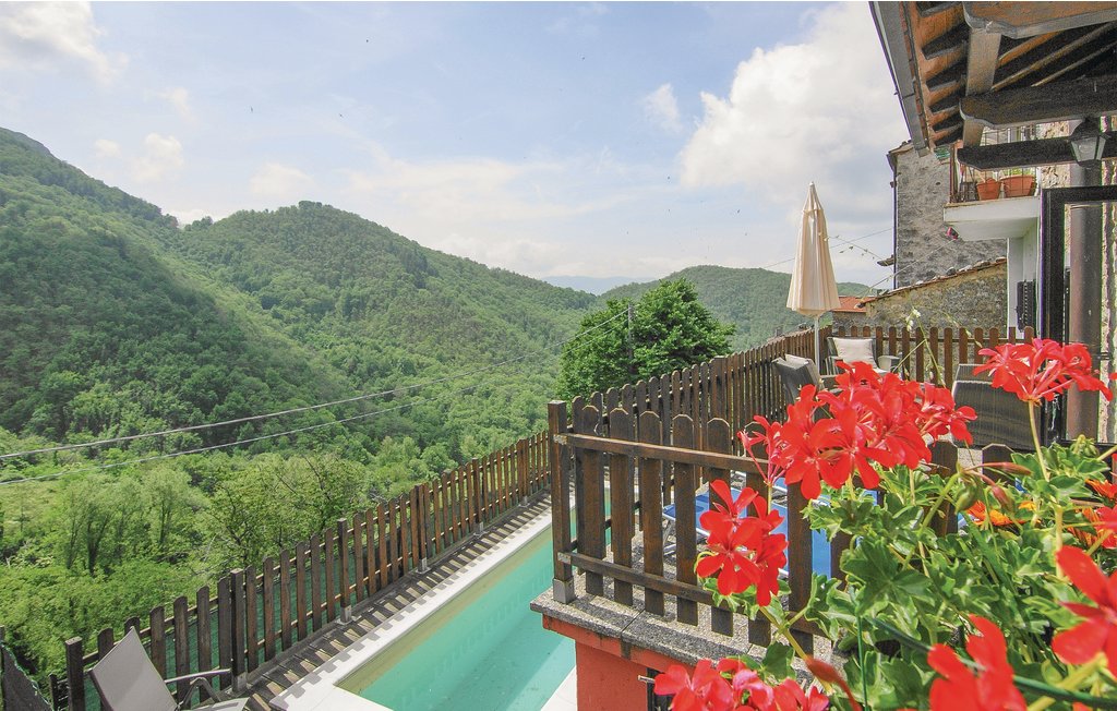 Feriehuse - Montefegatesi , Italien - ITL630 9