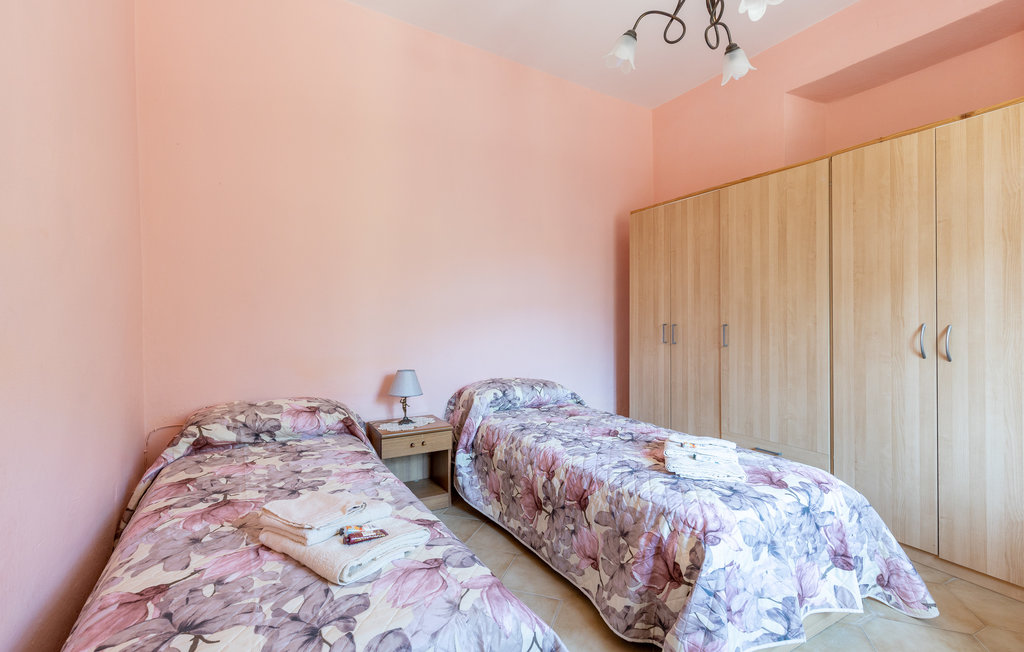 Lejlighed - Barga , Italien - ITL685 20