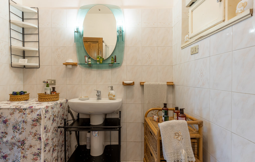 Lejlighed - Barga , Italien - ITL685 24