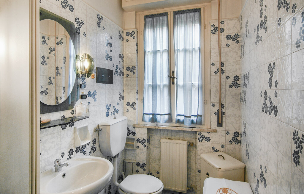 
Holiday rental - Lucca , Italy - ITL022 25