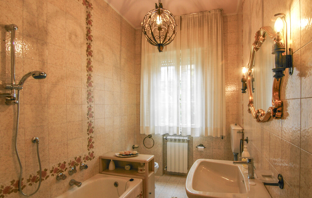 
Holiday rental - Lucca , Italy - ITL022 28