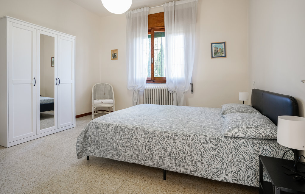 Verheug je op een echte avontuurlijke vakantie in het hart van de Val di Nievole in dit goed uitgeruste vakantiehuis.

Dit lichte en luchtige vakantiehuis met eigen badkamer biedt avonturiers een scha..