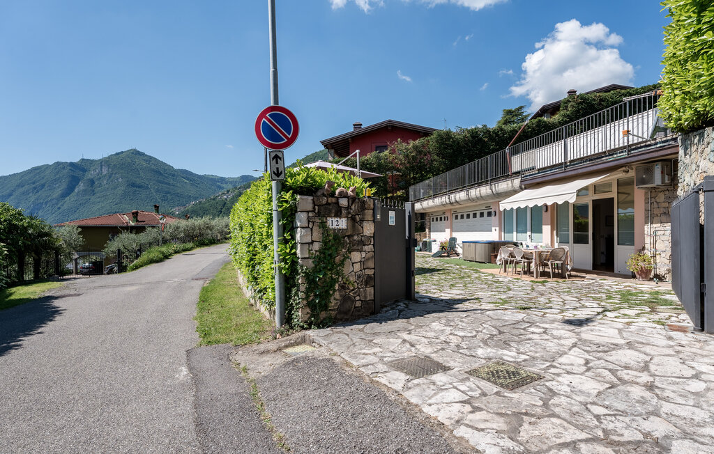Holiday rental Solto Collina , Italy IVI173 Novasol