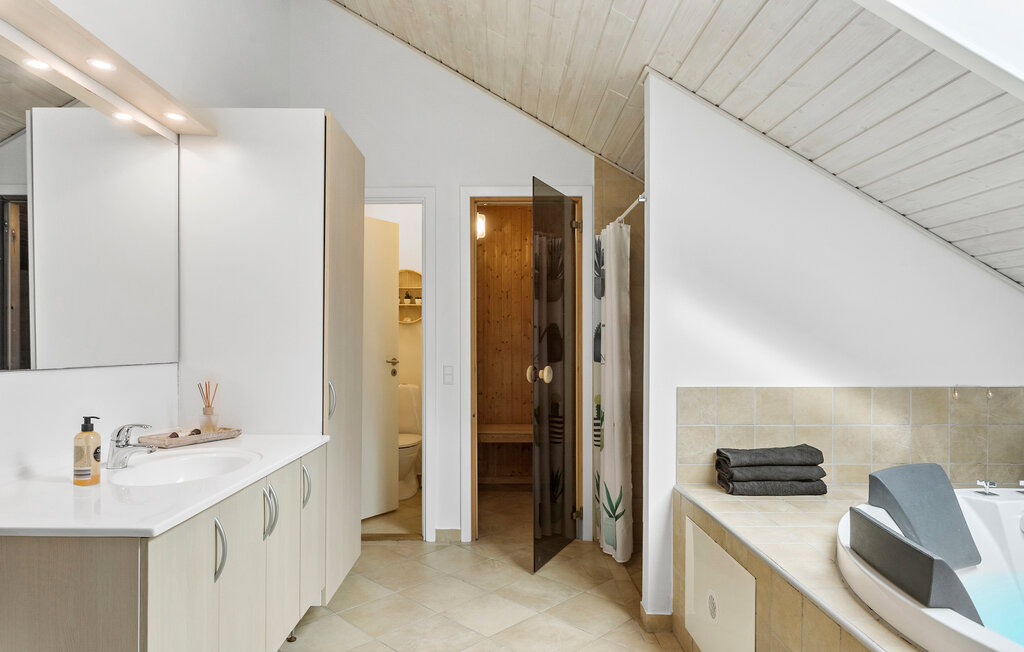 Feriehuse - Marielyst , Danmark - K12810 9