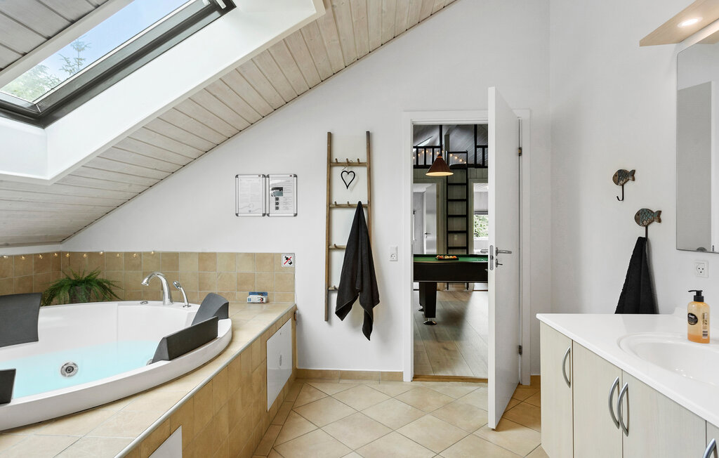 Feriehuse - Marielyst , Danmark - K12810 27