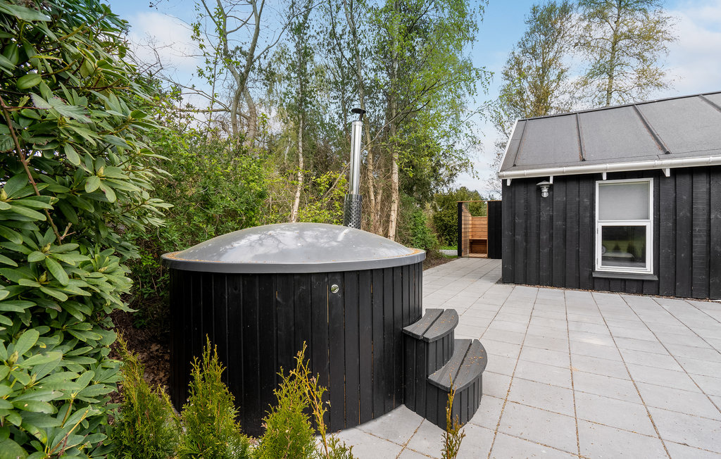 Familienfreundliches, naturnahes Ferienhaus mit Whirlpool, Sauna und finnisches Holzbad nur 500 m vom Sandstrand.

Das geschmackvoll eingerichtete Wohnzimmer bietet Ihnen einen wunderbaren Ort es sich..