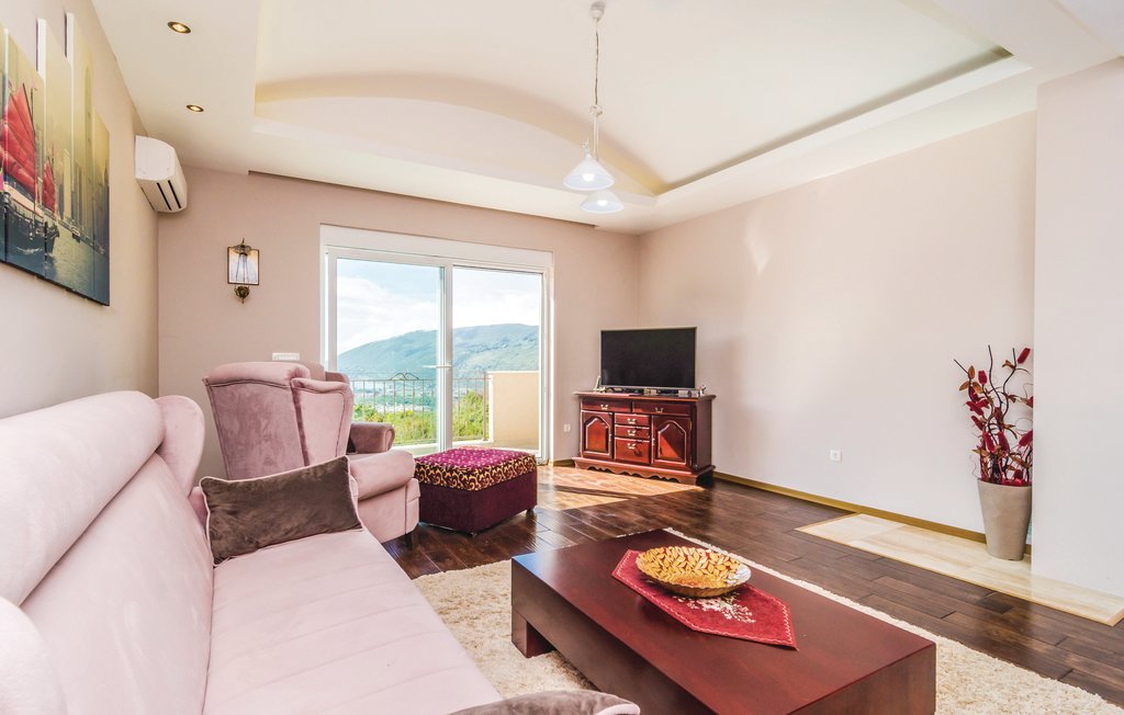 Semesterhus - Herceg Novi-Mojdez , Montenegro - MNH200 11