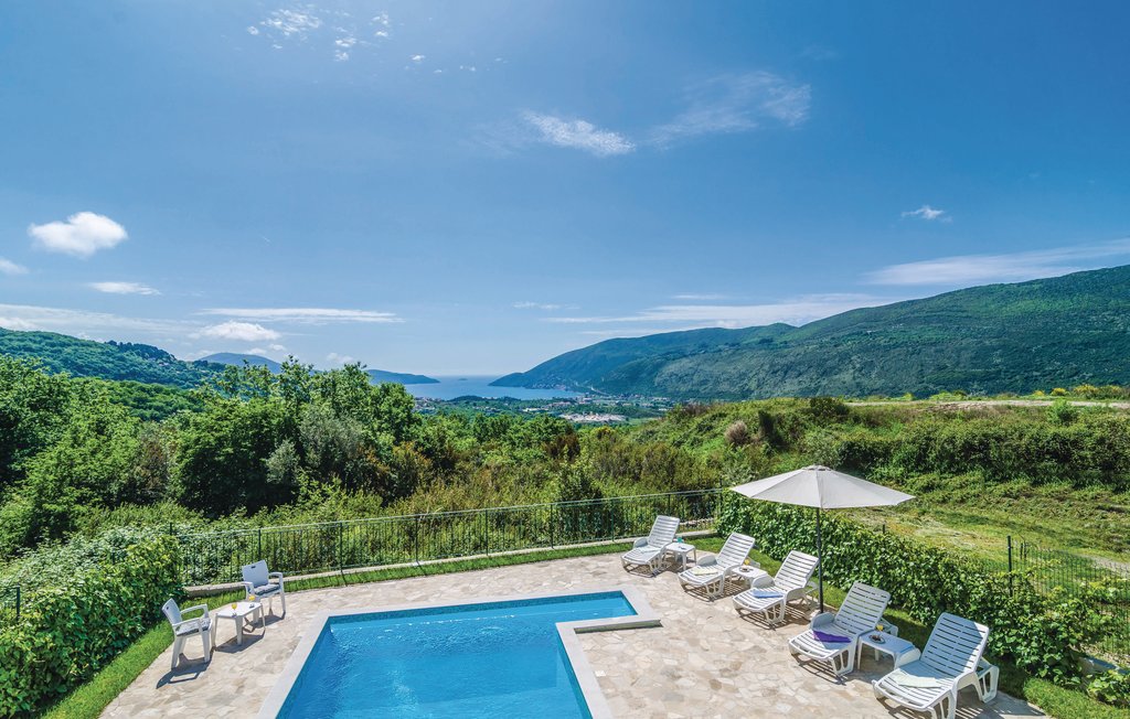 Semesterhus - Herceg Novi-Mojdez , Montenegro - MNH200 6